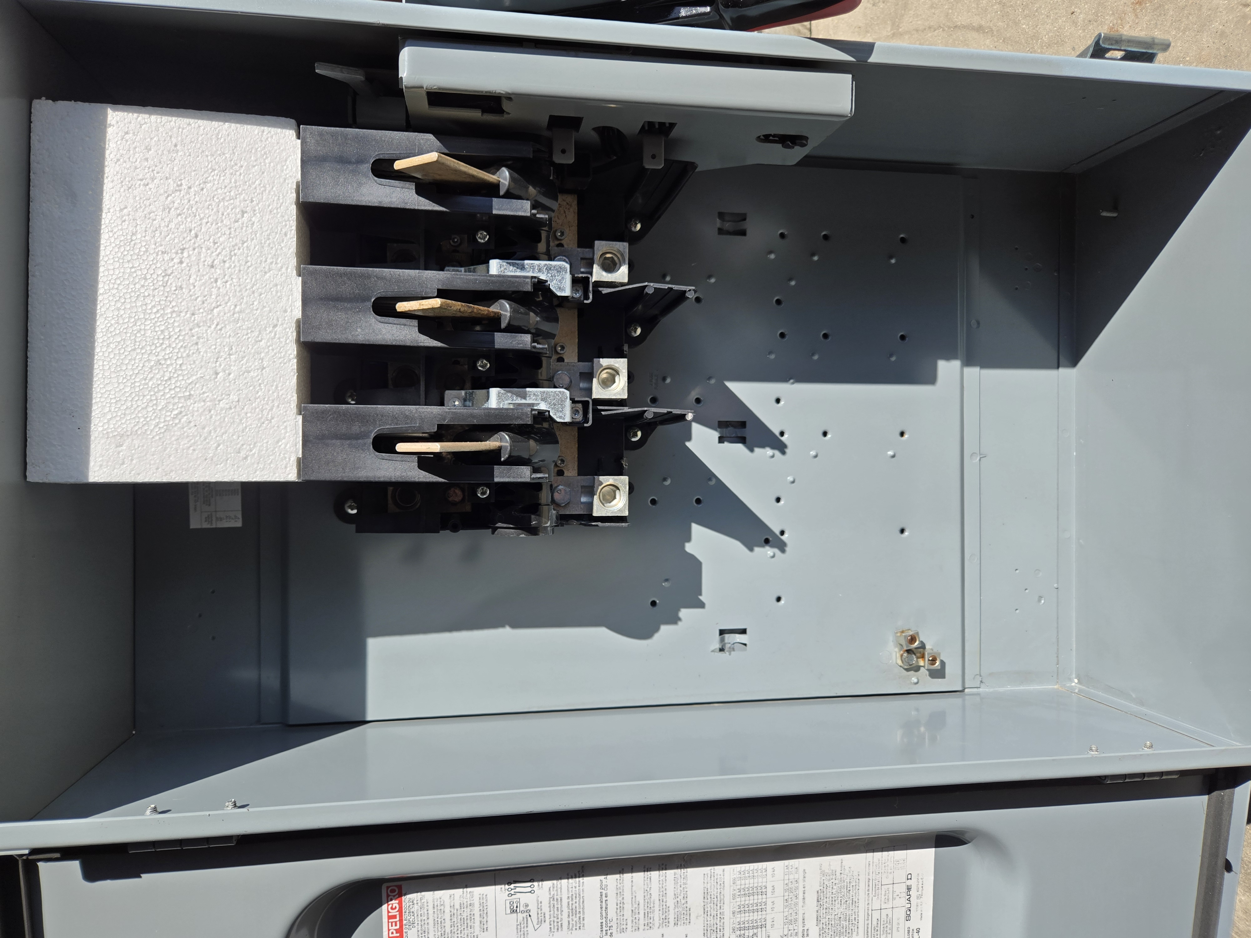 Square D CHU364AWK Heavy Duty Safety Switch, 200 A, 600 Vac/600 Vdc - 50/60 Hz - Enclosure Type: Type 3R, 5 or 12 - Single throw - Environmental Rating: Rainproof; dust tight