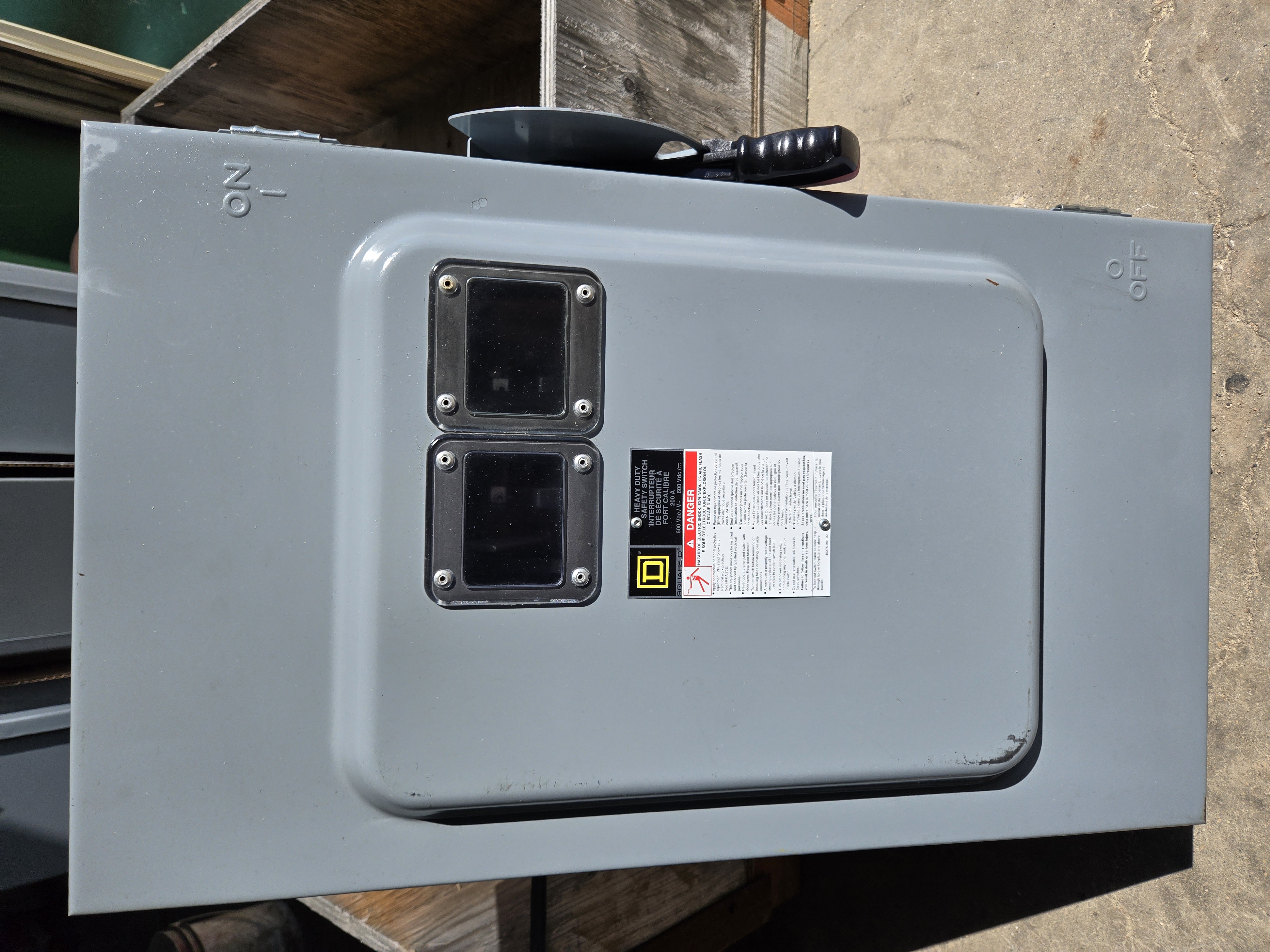 Square D CHU364AWK Heavy Duty Safety Switch, 200 A, 600 Vac/600 Vdc - 50/60 Hz - Enclosure Type: Type 3R, 5 or 12 - Single throw - Environmental Rating: Rainproof; dust tight